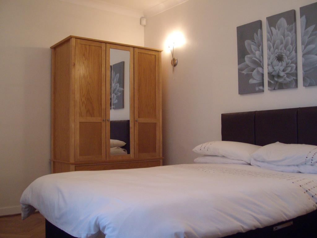 Lindhome Guest House Aberdeen Oda fotoğraf