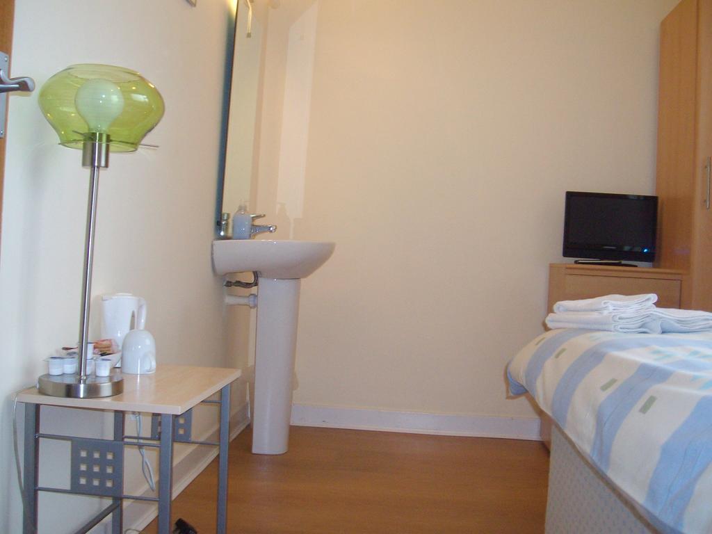 Lindhome Guest House Aberdeen Oda fotoğraf