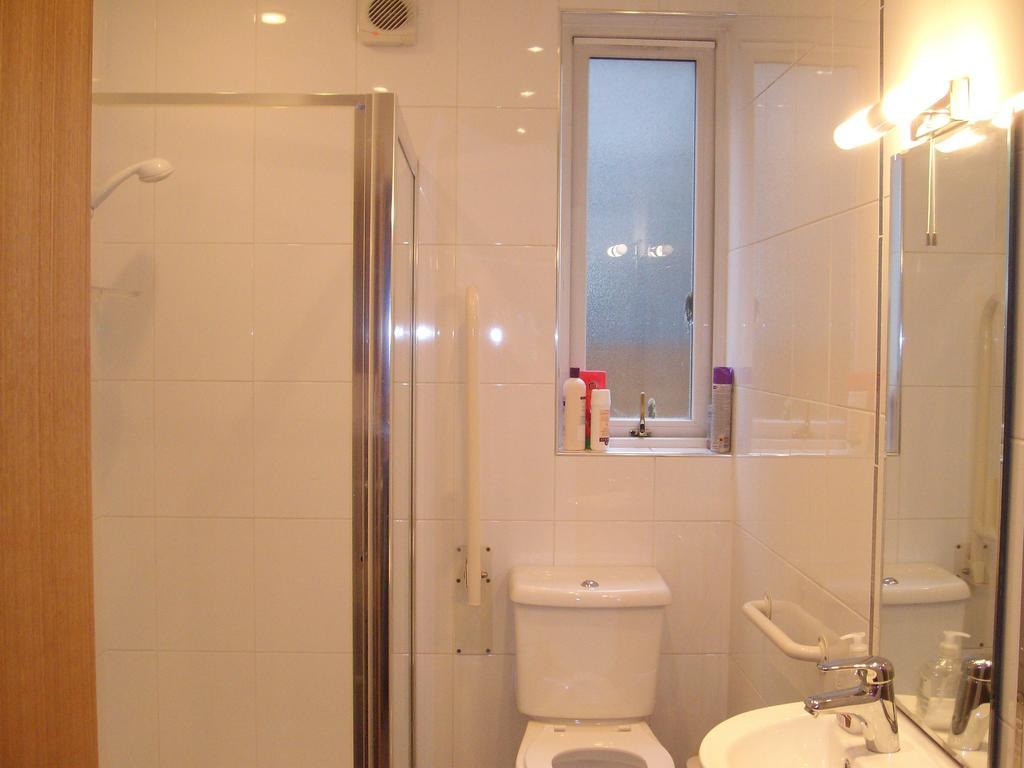 Lindhome Guest House Aberdeen Dış mekan fotoğraf