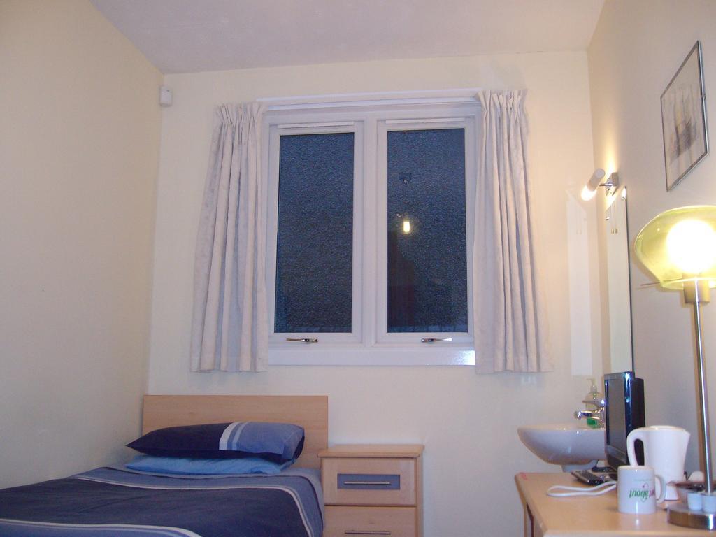 Lindhome Guest House Aberdeen Oda fotoğraf