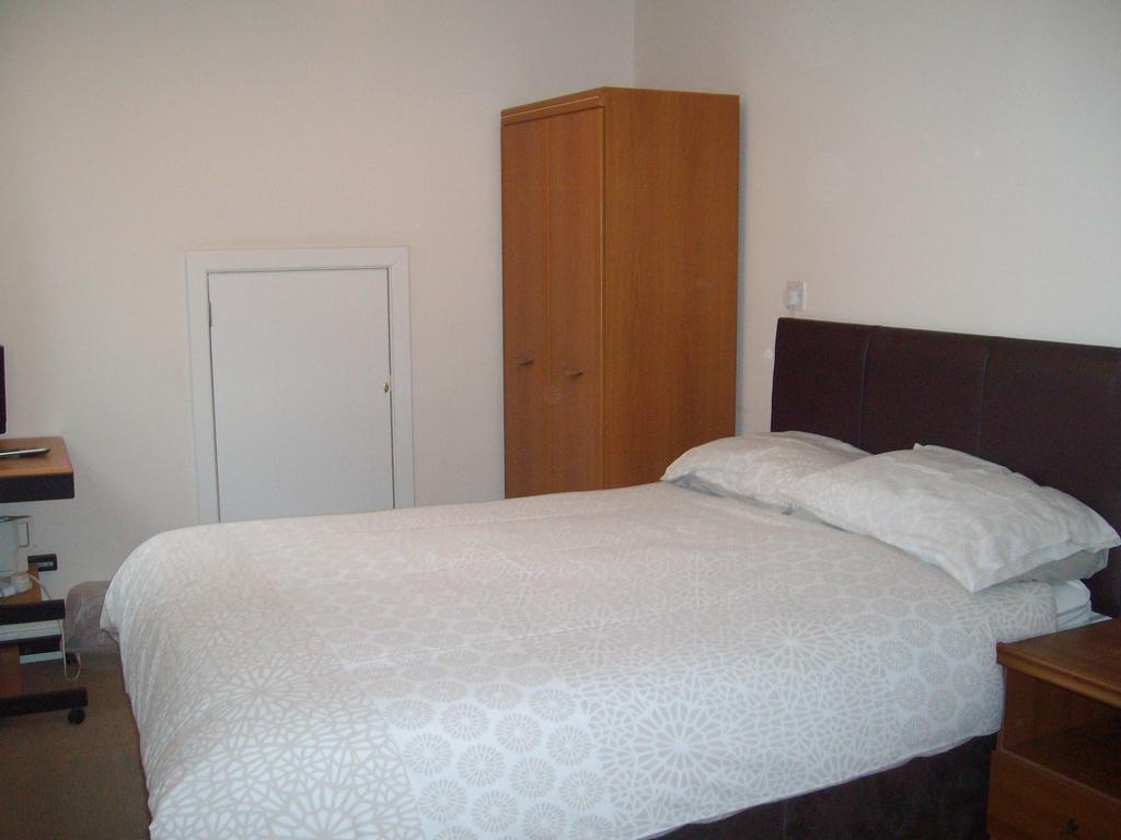 Lindhome Guest House Aberdeen Oda fotoğraf